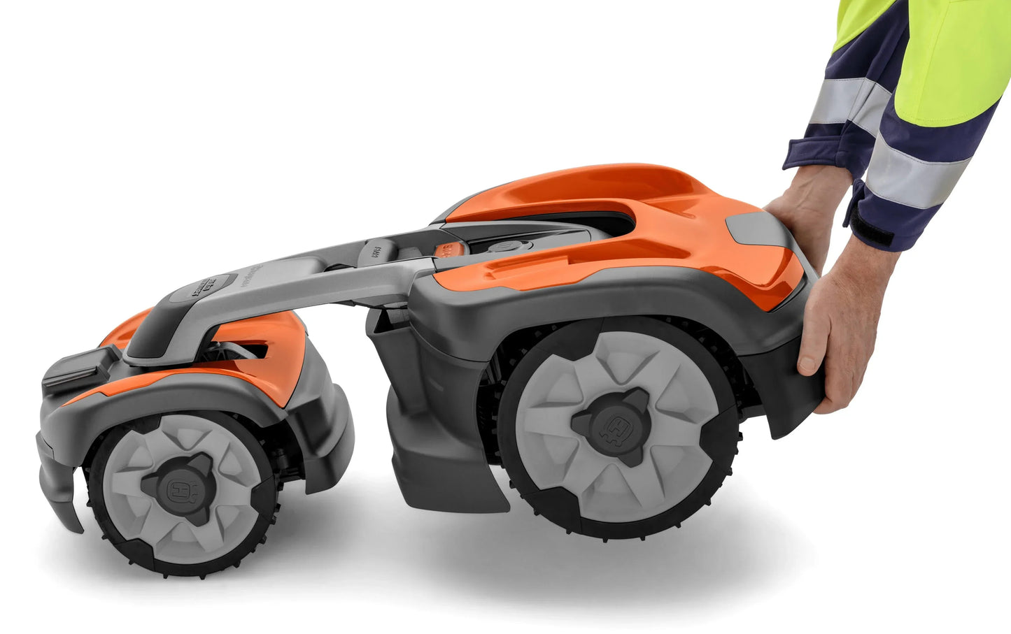 Husqvarna Automower 435X AWD X-Line Robotrasenmäher.