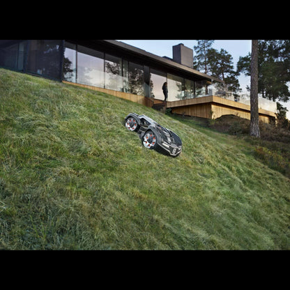 Husqvarna Automower 435X AWD X-Line Robotrasenmäher.